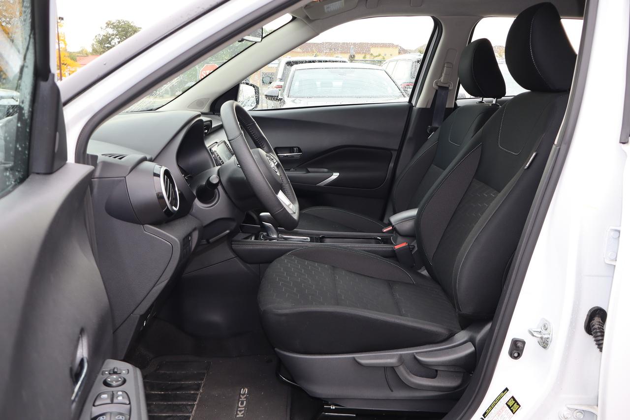 2025 Nissan Kicks  Photo