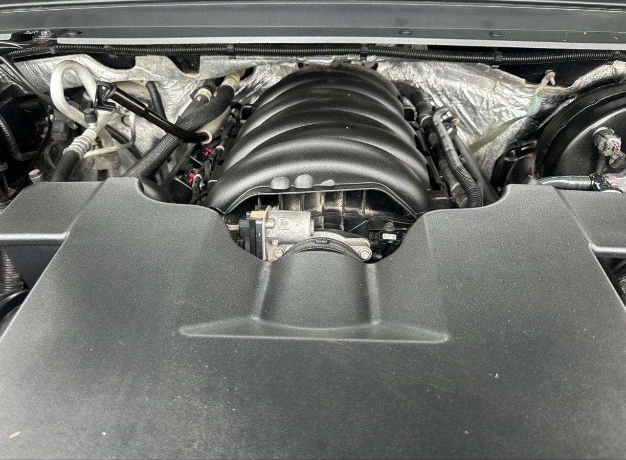 2016 Chevrolet Suburban LTZ 4WD Triple Black Photo