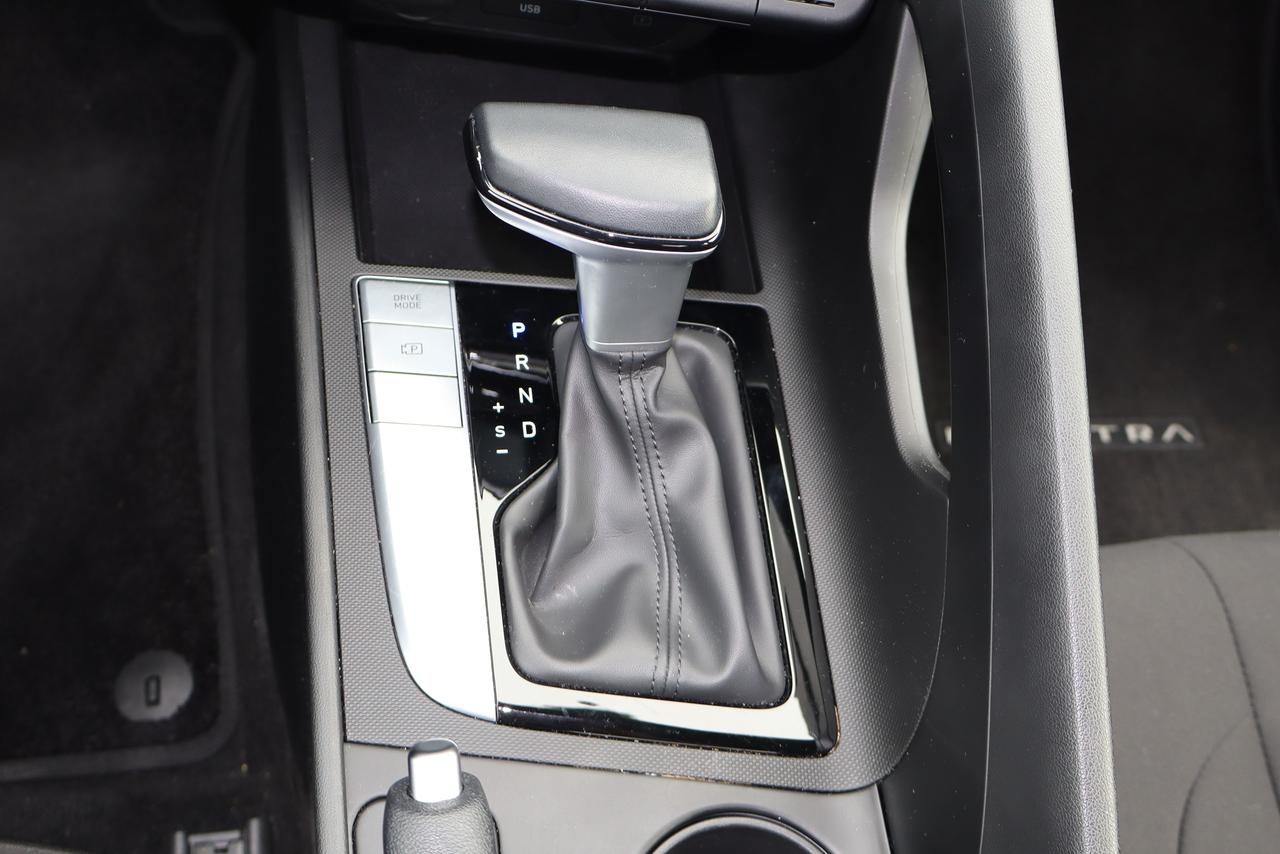 2026 Hyundai Elantra Preferred IVT w/Tech Pkg Photo