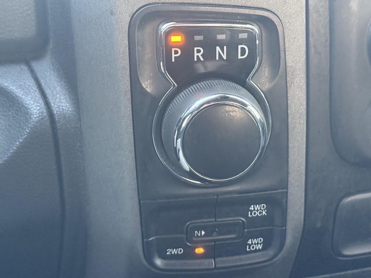 2019 RAM 1500 Classic EXPRESS 4X4 CREW CAB 5'7" BOX Photo