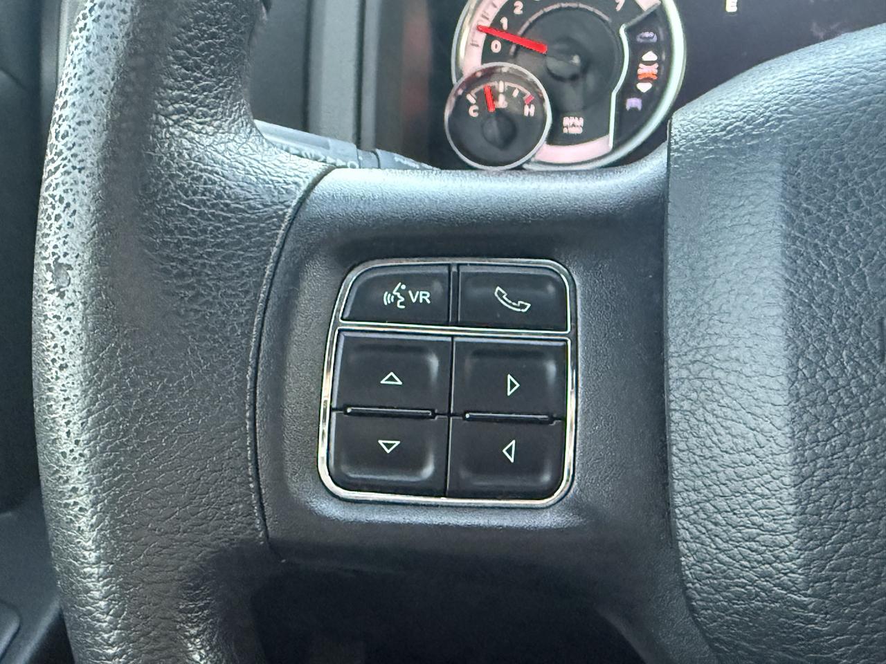 2019 RAM 1500 Classic EXPRESS 4X4 CREW CAB 5'7" BOX Photo