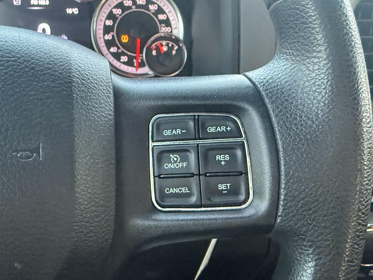 2019 RAM 1500 Classic EXPRESS 4X4 CREW CAB 5'7" BOX Photo