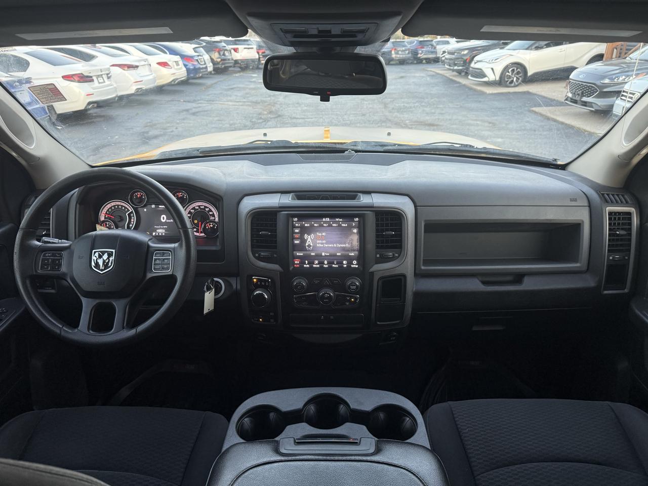 2019 RAM 1500 Classic EXPRESS 4X4 CREW CAB 5'7" BOX Photo