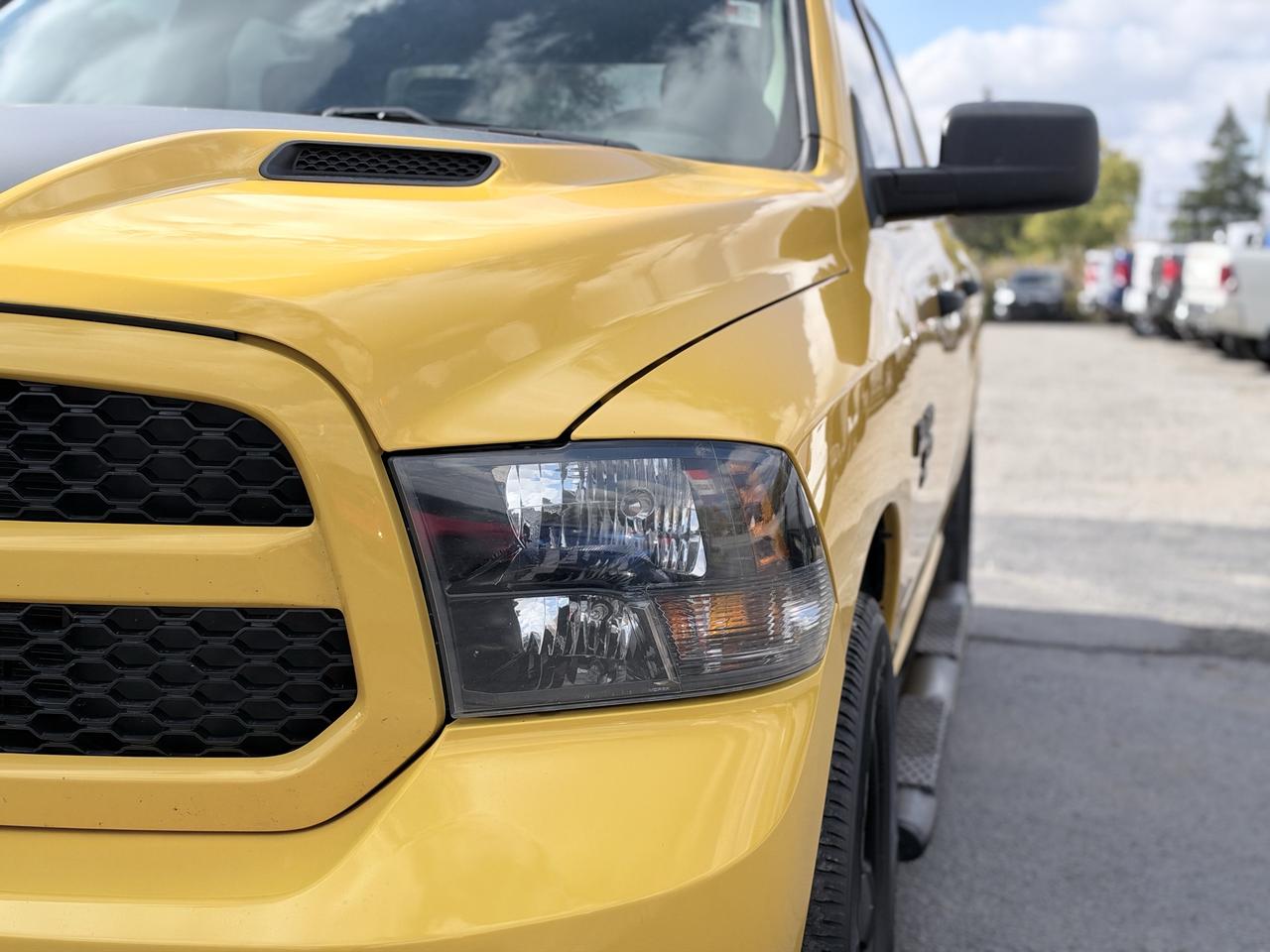 2019 RAM 1500 Classic EXPRESS 4X4 CREW CAB 5'7" BOX Photo