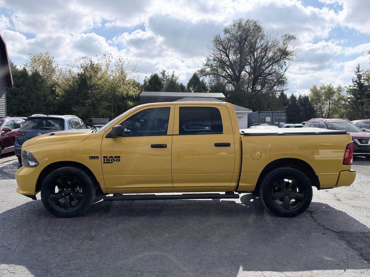 2019 RAM 1500 Classic EXPRESS 4X4 CREW CAB 5'7" BOX Photo