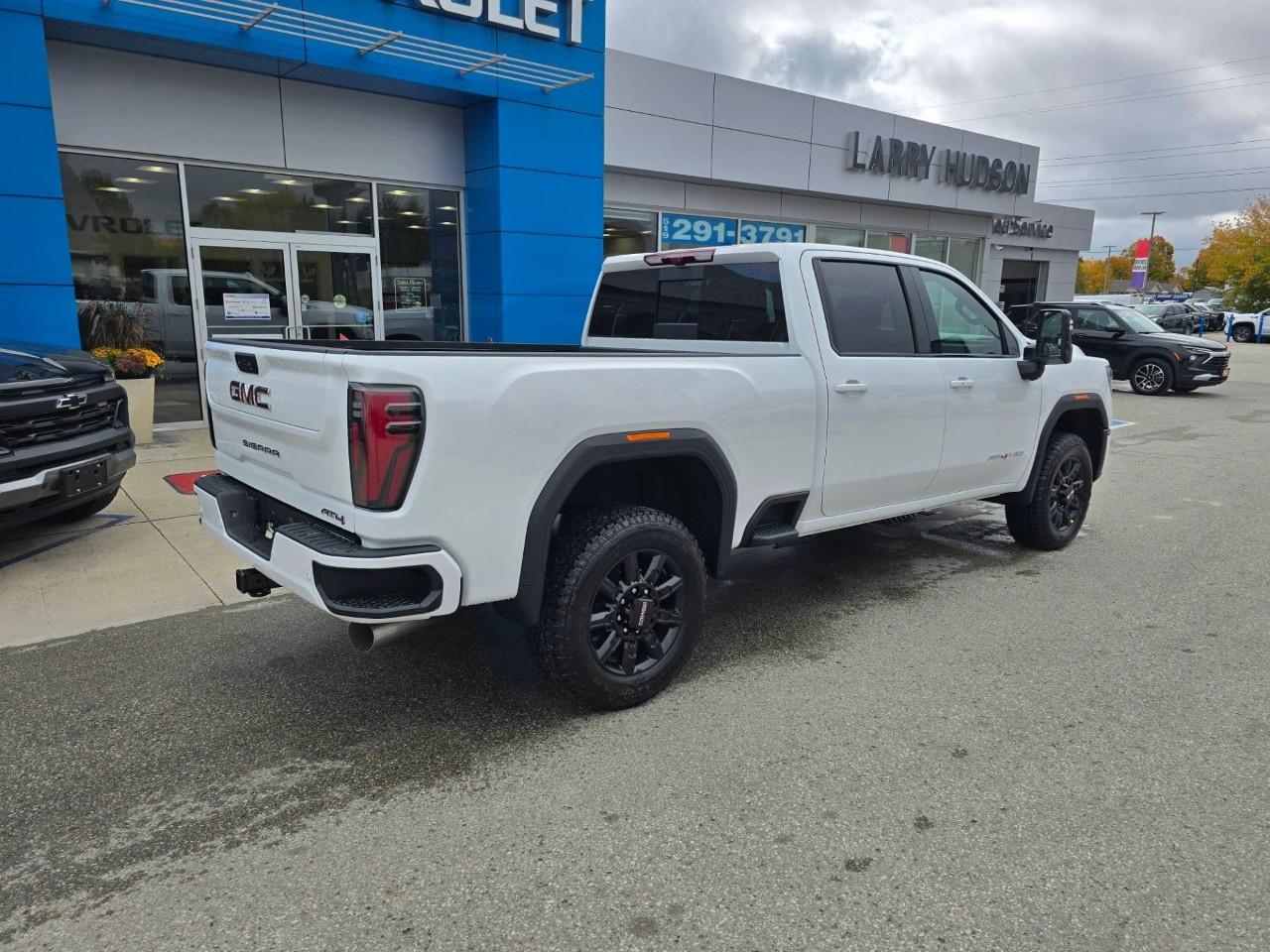 2026 GMC Sierra 2500 HD Crew Cab Standard Box 4-Wheel Drive AT4 Photo