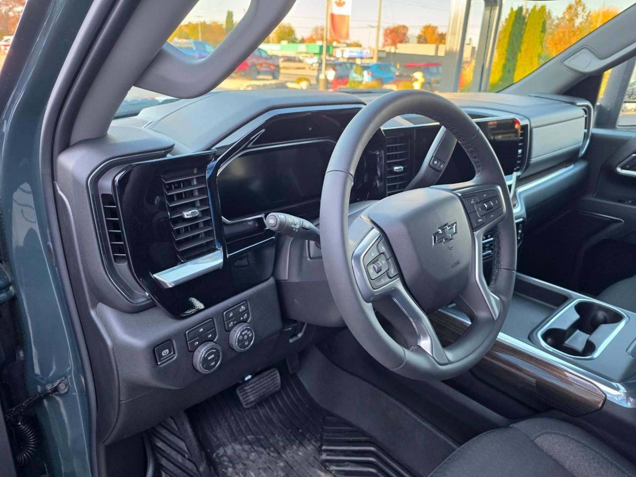 2026 Chevrolet Silverado 2500 HD 4WD Crew Cab Standard Box LT Photo