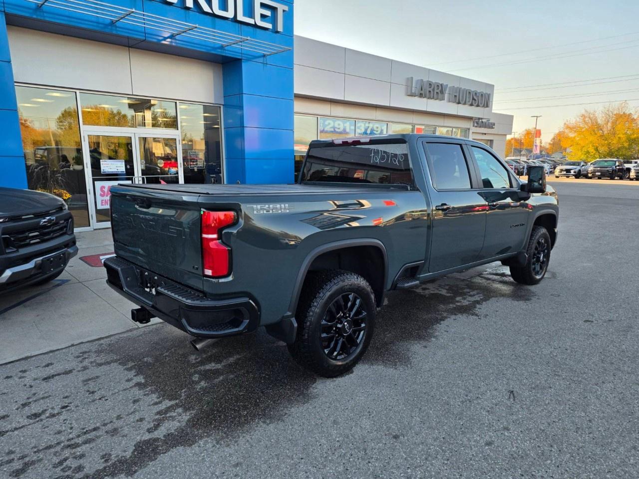2026 Chevrolet Silverado 2500 HD 4WD Crew Cab Standard Box LT Photo2