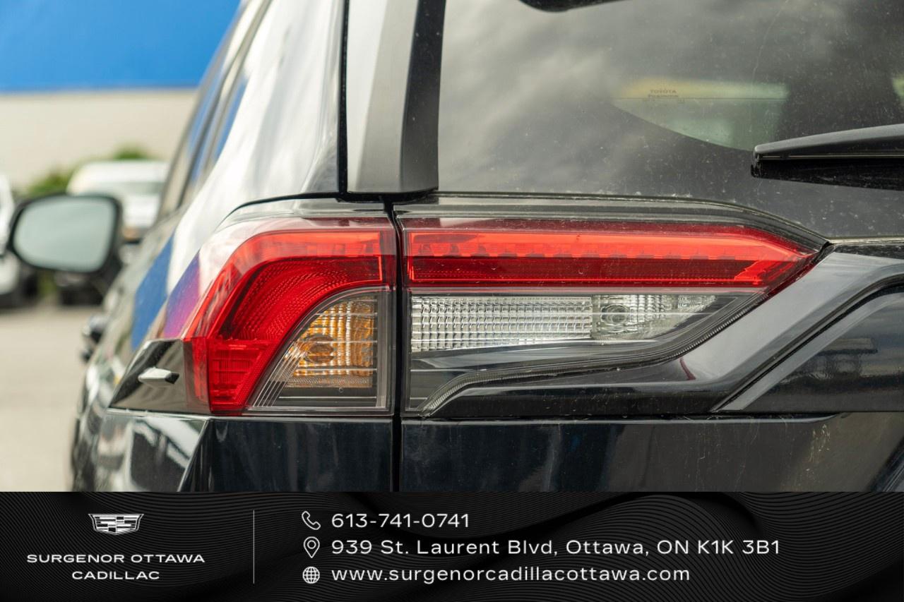 2021 Toyota RAV4 XLE AWD Photo