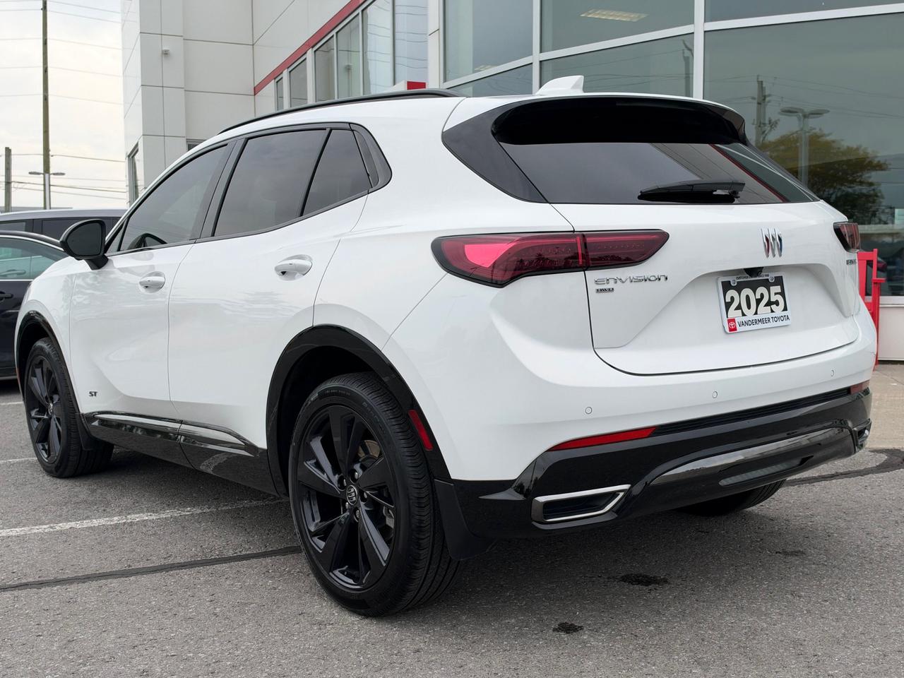 2025 Buick Envision Sport Touring ONE OWNER-LEATHER+SUNROOF+MORE! Photo