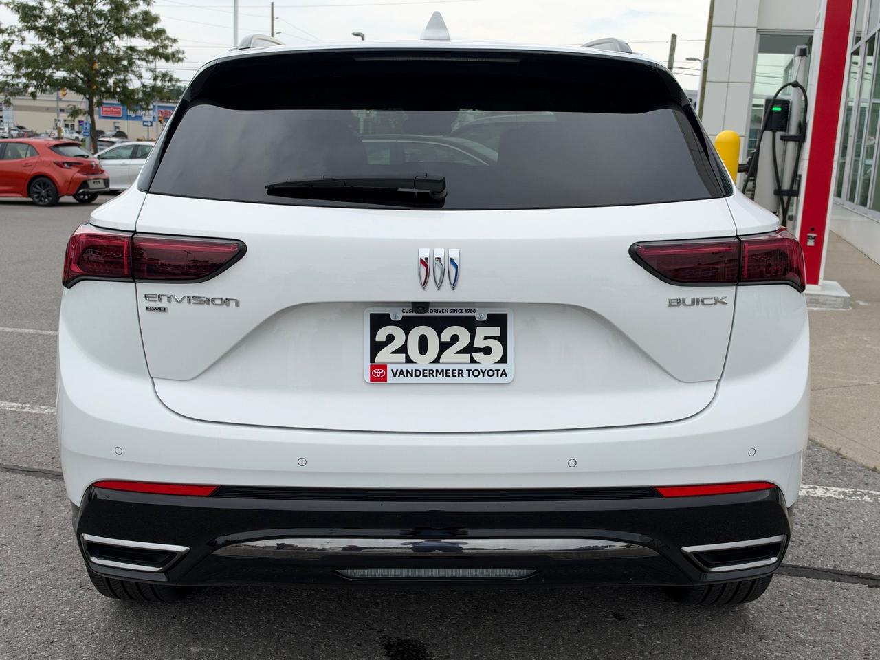 2025 Buick Envision Sport Touring ONE OWNER-LEATHER+SUNROOF+MORE! Photo