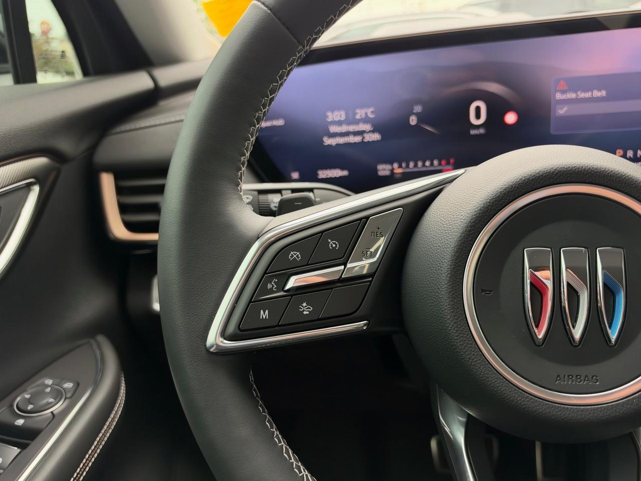 2025 Buick Envision Sport Touring ONE OWNER-LEATHER+SUNROOF+MORE! Photo