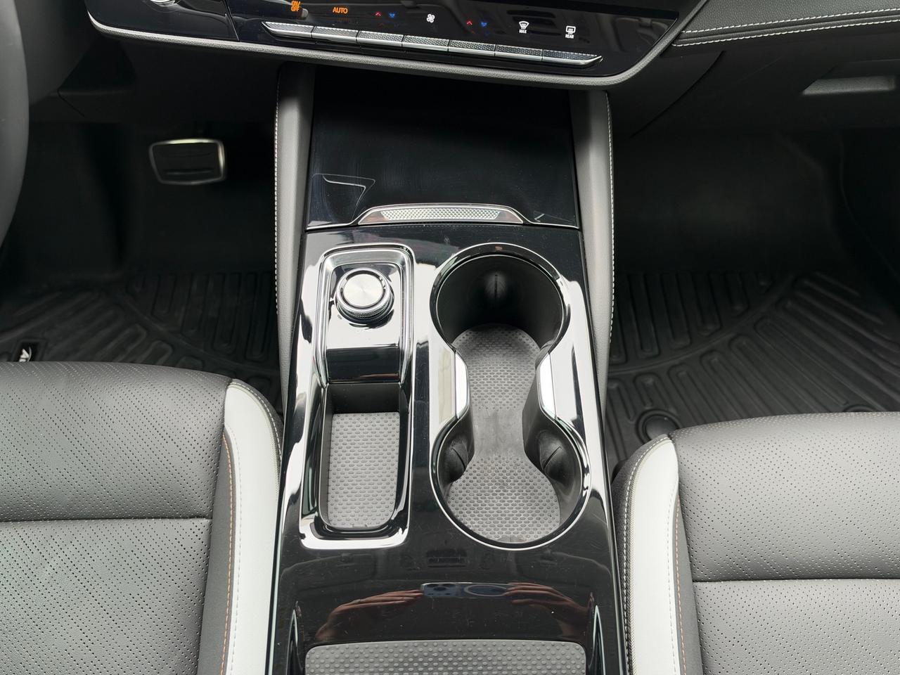 2025 Buick Envision Sport Touring ONE OWNER-LEATHER+SUNROOF+MORE! Photo