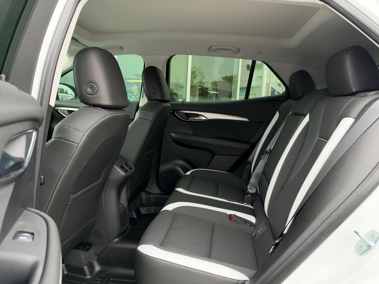 2025 Buick Envision Sport Touring ONE OWNER-LEATHER+SUNROOF+MORE! Photo