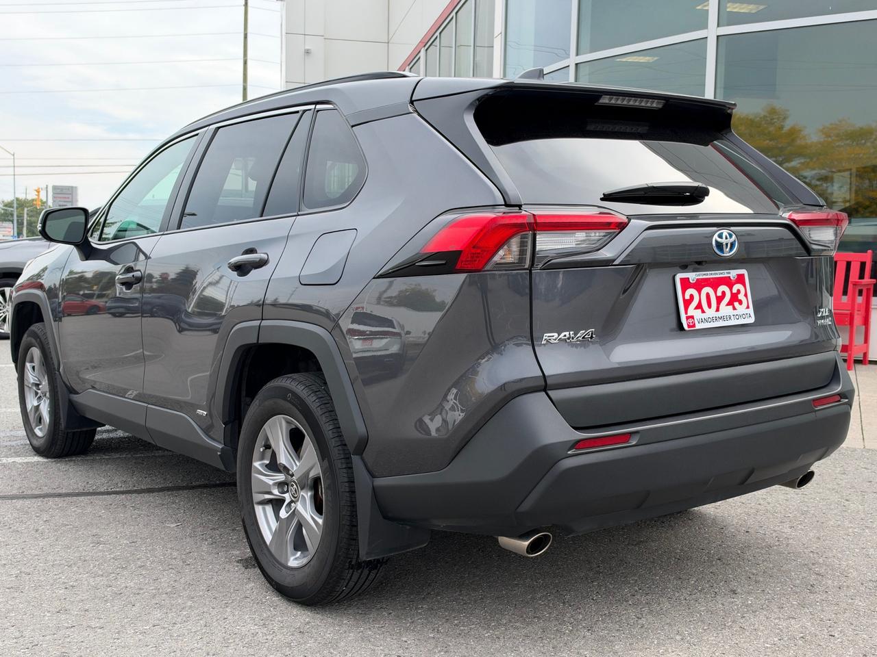 2023 Toyota RAV4 Hybrid HYBRID XLE-ONE OWNER+BOUGHT+SERV HERE! Photo