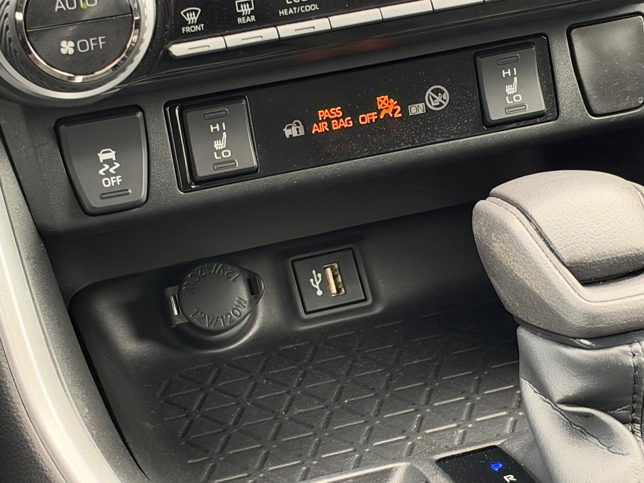 2023 Toyota RAV4 Hybrid HYBRID XLE-ONE OWNER+BOUGHT+SERV HERE! Photo
