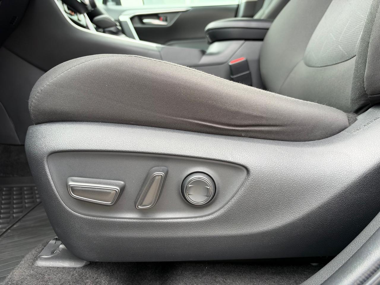 2023 Toyota RAV4 Hybrid HYBRID XLE-ONE OWNER+BOUGHT+SERV HERE! Photo