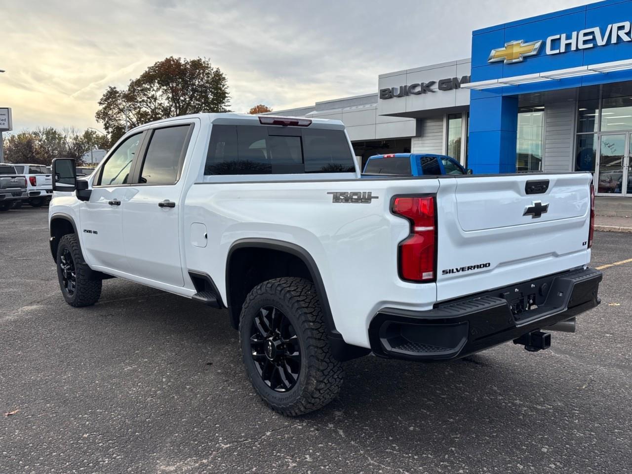 2026 Chevrolet Silverado 2500 HD LT New 2026 5 Passenger Diesel Powered 2500HD 4X4 Crew Cab Truck with Heated Front Leather Seats, Heated Steering Wheel, Adaptive Cruise Control, 5th Wheel Prep Package and a 13.4 Diagonal Touchscreen Ra Photo