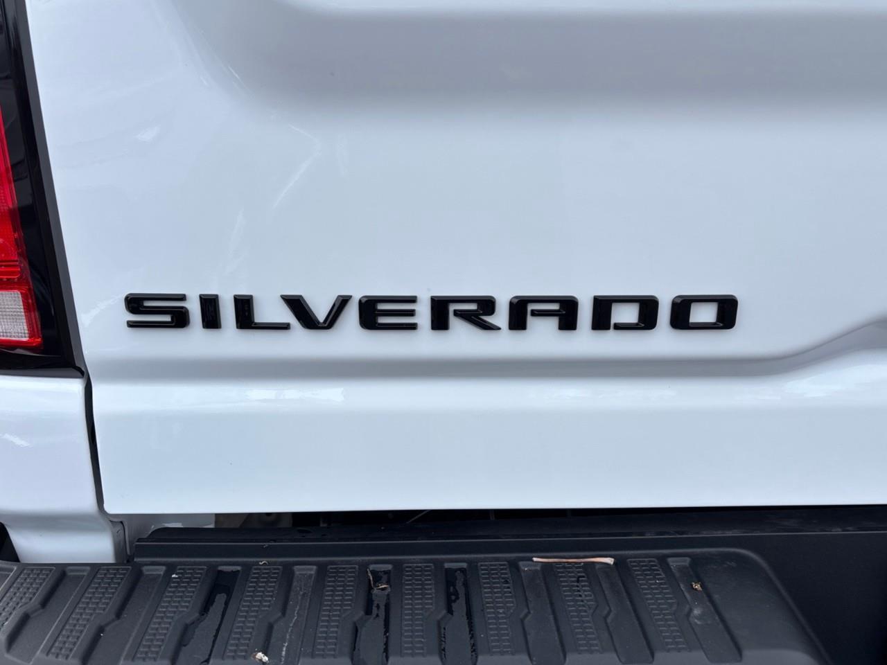 2026 Chevrolet Silverado 2500 HD LT New 2026 5 Passenger Diesel Powered 2500HD 4X4 Crew Cab Truck with Heated Front Leather Seats, Heated Steering Wheel, Adaptive Cruise Control, 5th Wheel Prep Package and a 13.4 Diagonal Touchscreen Ra Photo