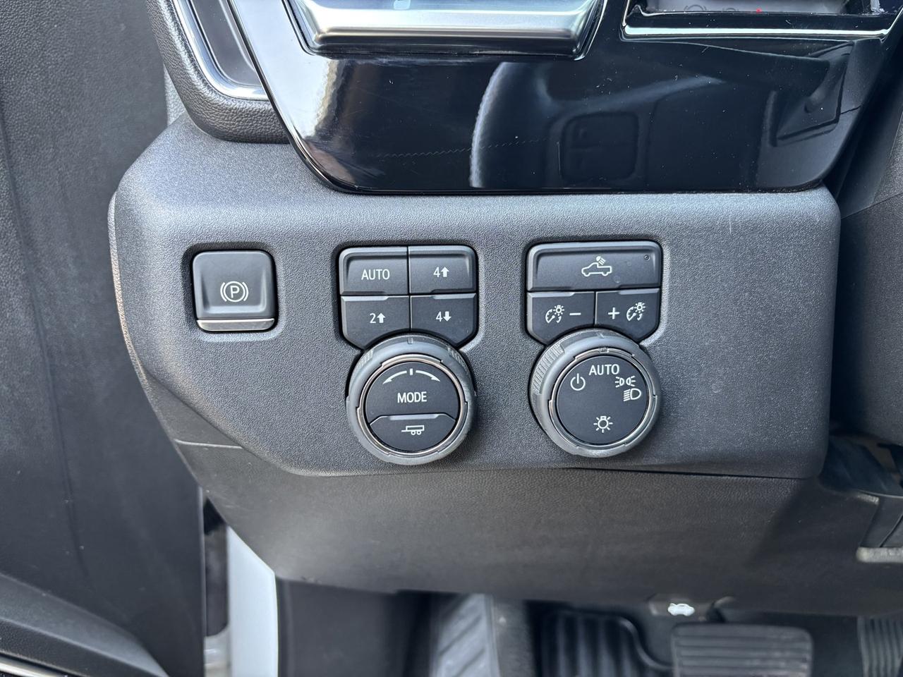 2024 Chevrolet Silverado 1500 LT ~CLEAN CARFAX~CERTIFIED~ Photo
