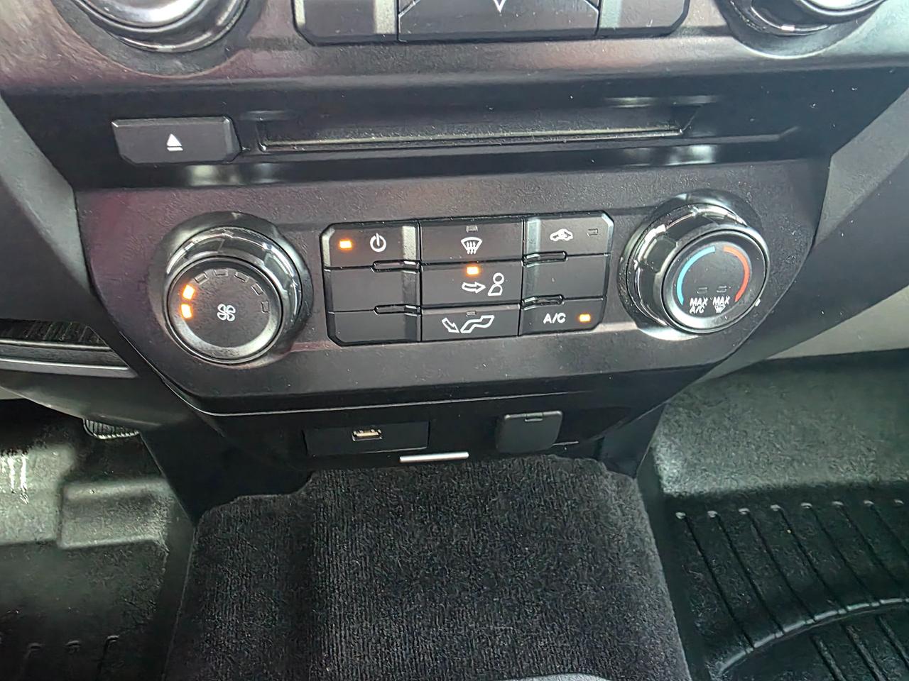 2016 Ford F-150 4WD SuperCrew XLT Photo