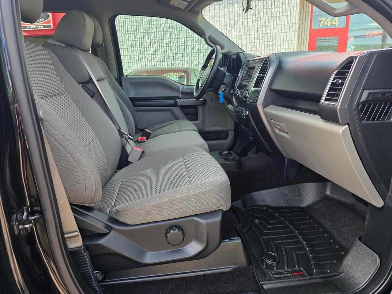 2016 Ford F-150 4WD SuperCrew XLT Photo