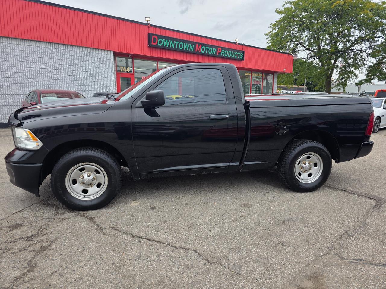 2014 RAM 1500 Regular Cab V8 Photo
