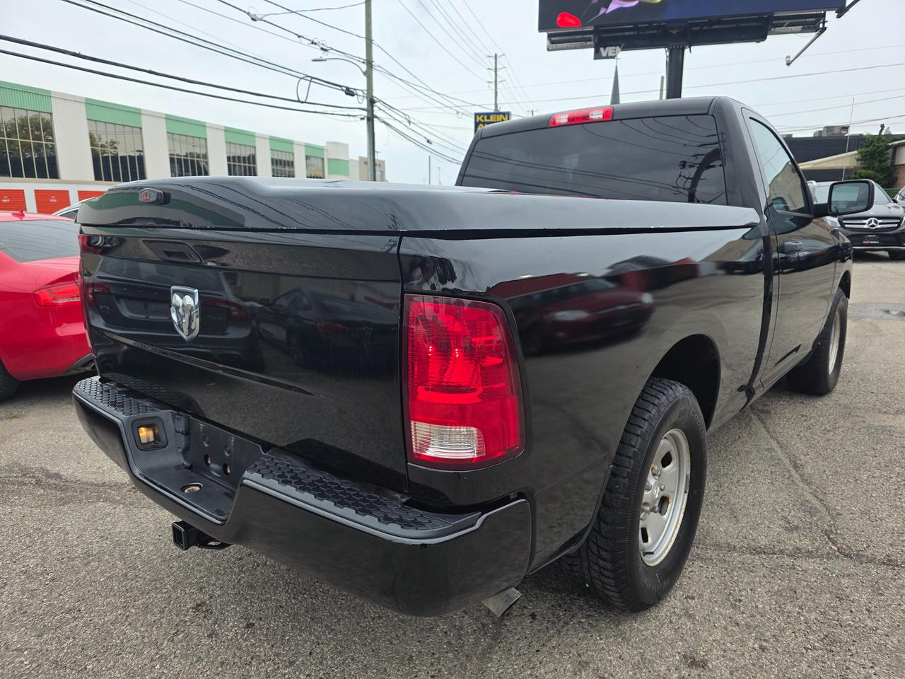 2014 RAM 1500 Regular Cab V8 Photo