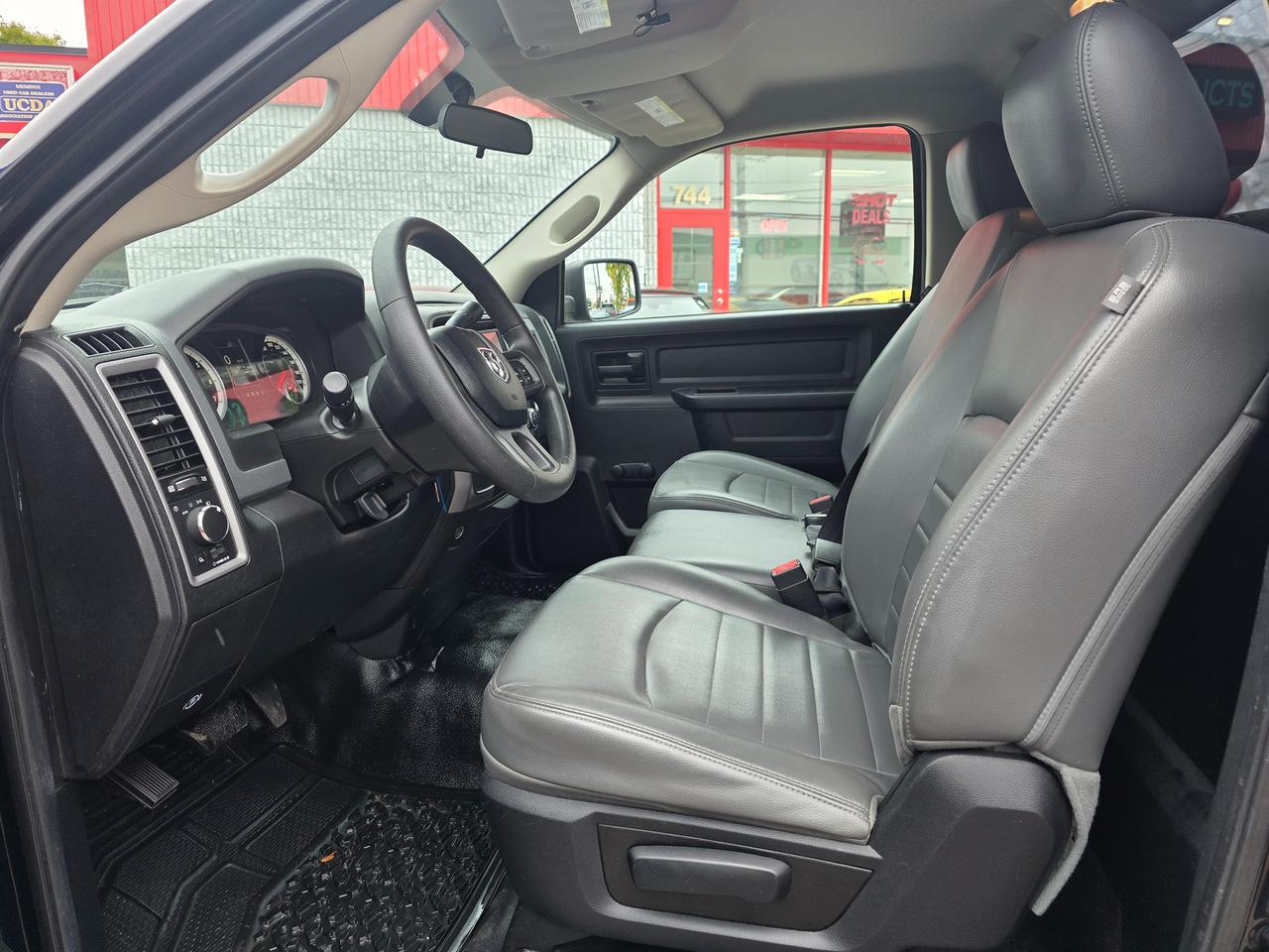 2014 RAM 1500 Regular Cab V8 Photo