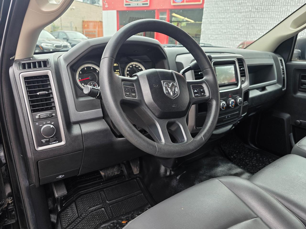 2014 RAM 1500 Regular Cab V8 Photo