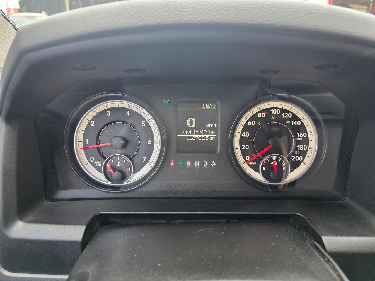 2014 RAM 1500 Regular Cab V8 Photo