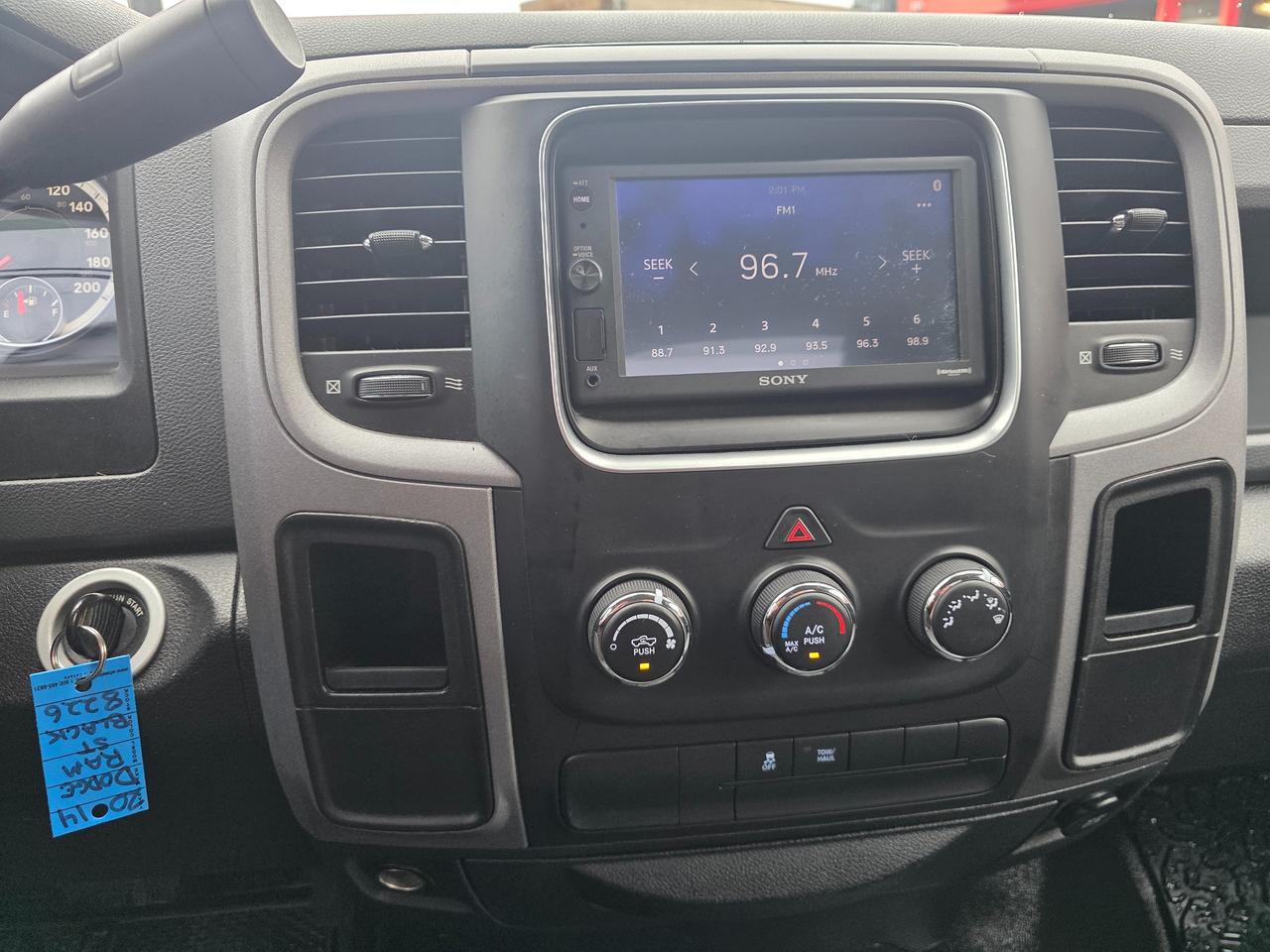 2014 RAM 1500 Regular Cab V8 Photo
