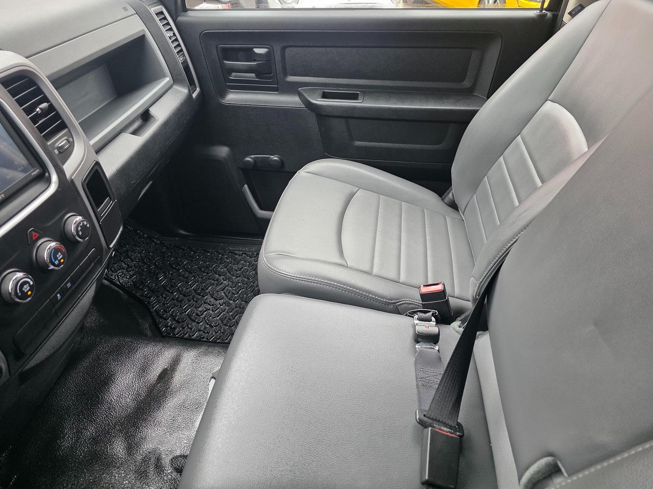 2014 RAM 1500 Regular Cab V8 Photo