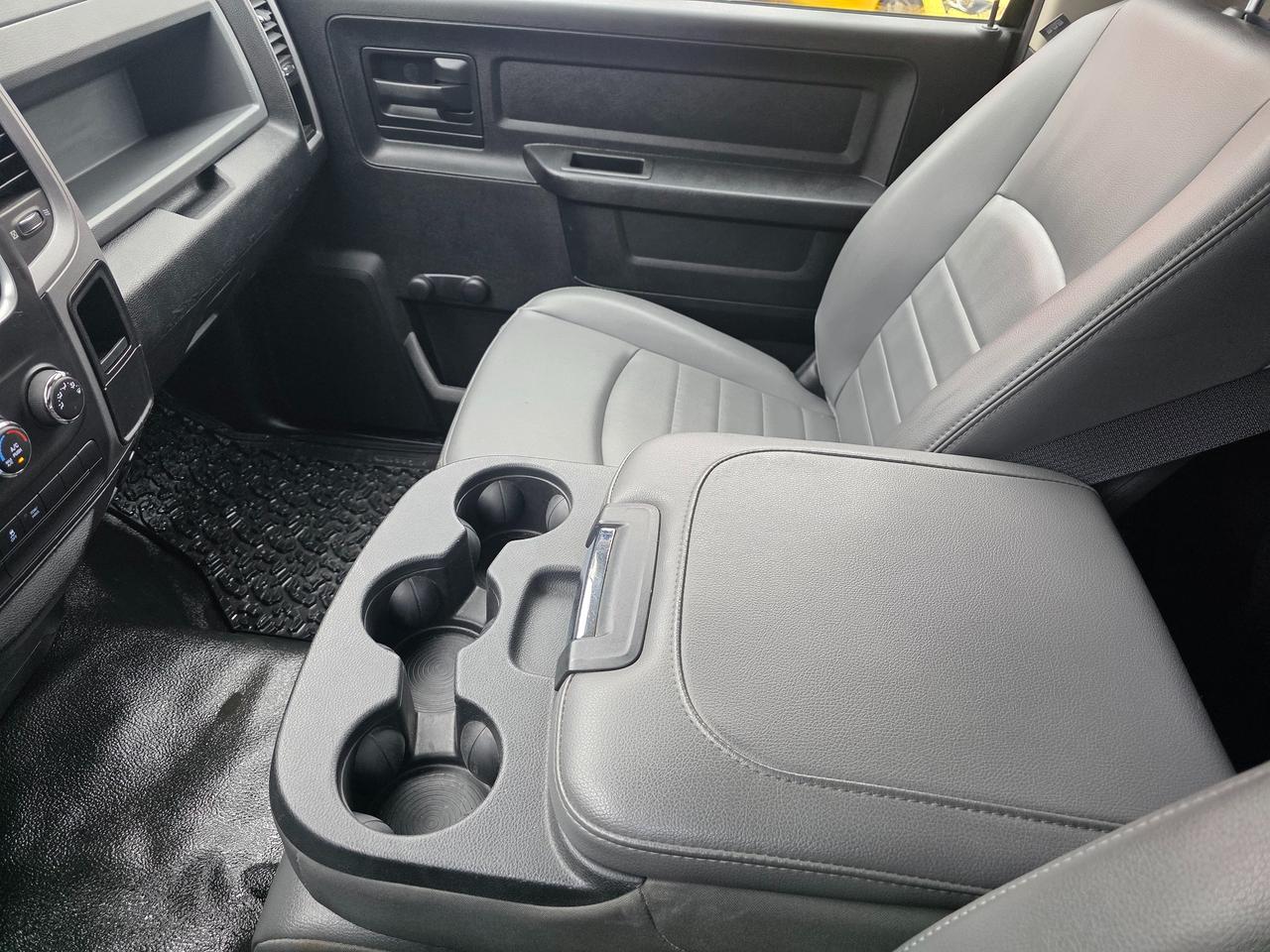 2014 RAM 1500 Regular Cab V8 Photo
