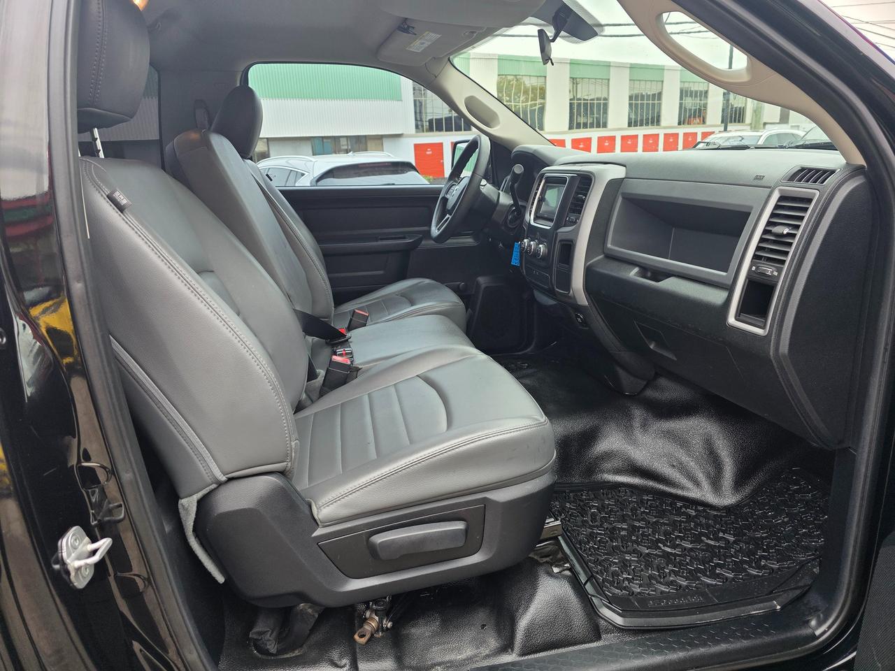 2014 RAM 1500 Regular Cab V8 Photo