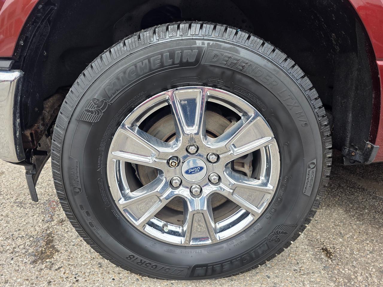 2017 Ford F-150 XLT 4WD SUPERCREW Photo