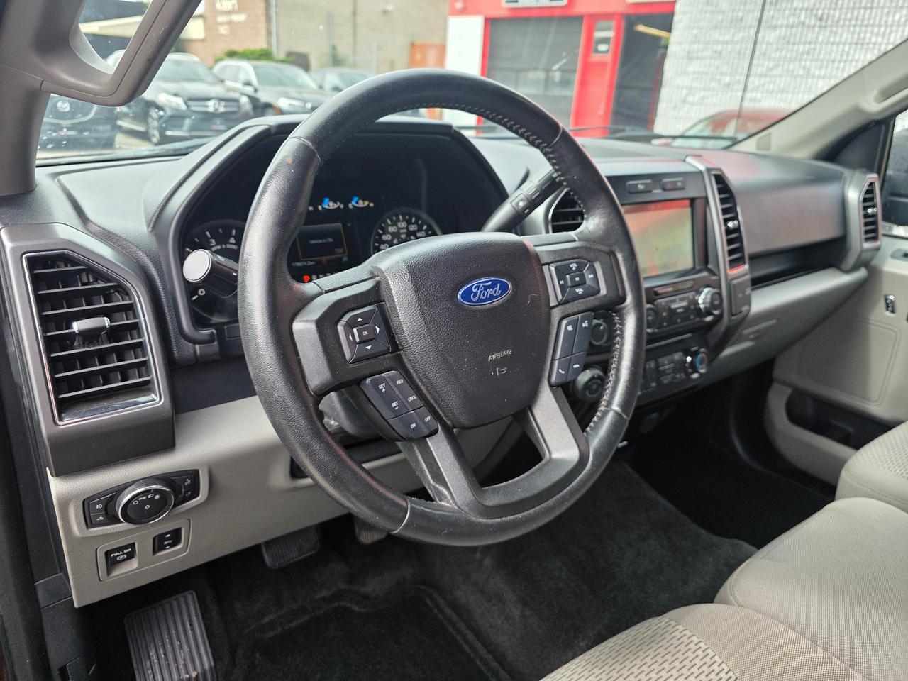 2017 Ford F-150 XLT 4WD SUPERCREW Photo