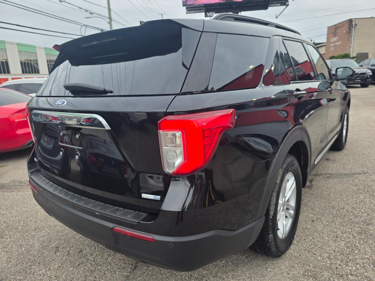 2020 Ford Explorer XLT 4WD Photo