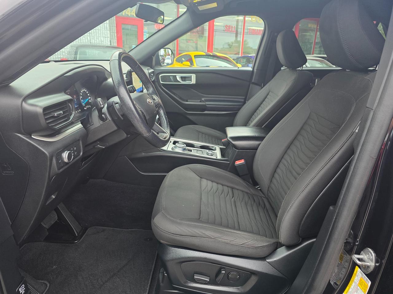 2020 Ford Explorer XLT 4WD Photo