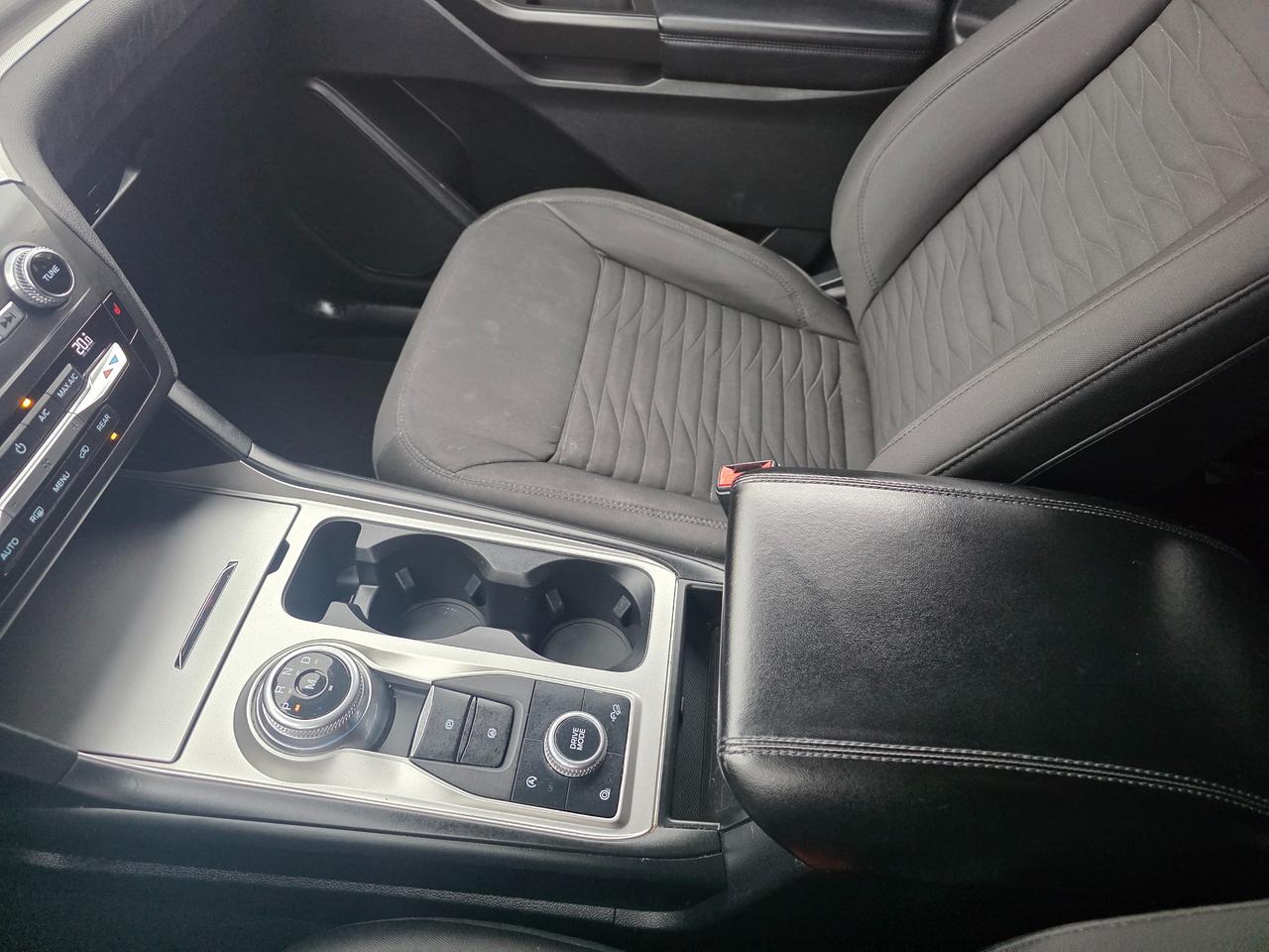 2020 Ford Explorer XLT 4WD Photo