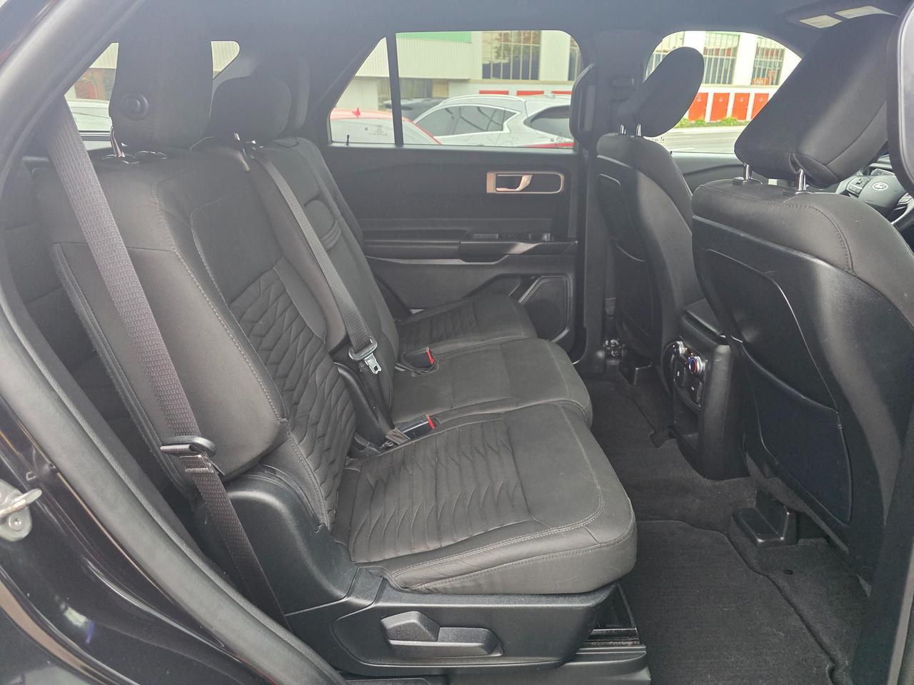 2020 Ford Explorer XLT 4WD Photo