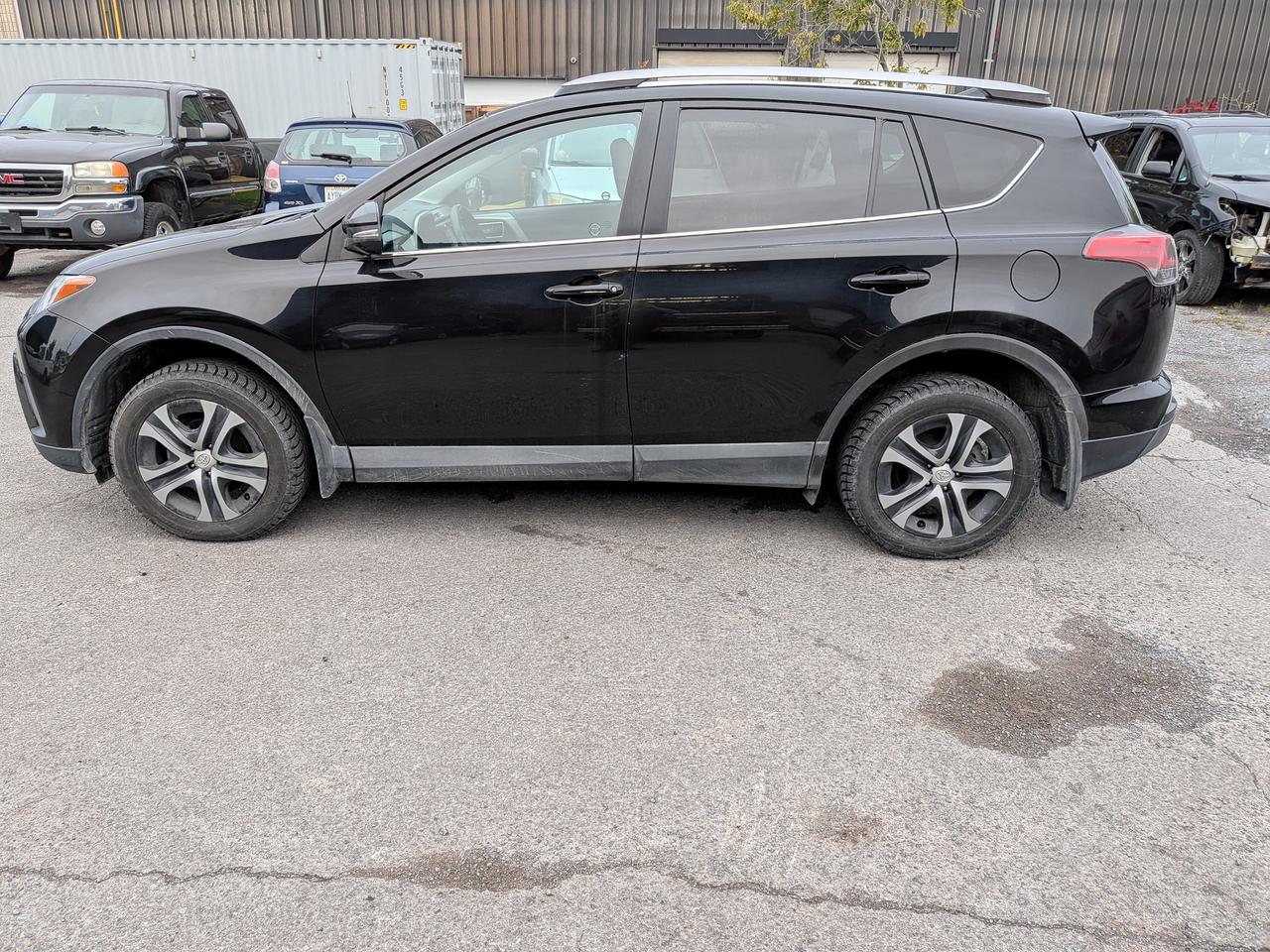 2017 Toyota RAV4 AWD 4dr LE Photo1