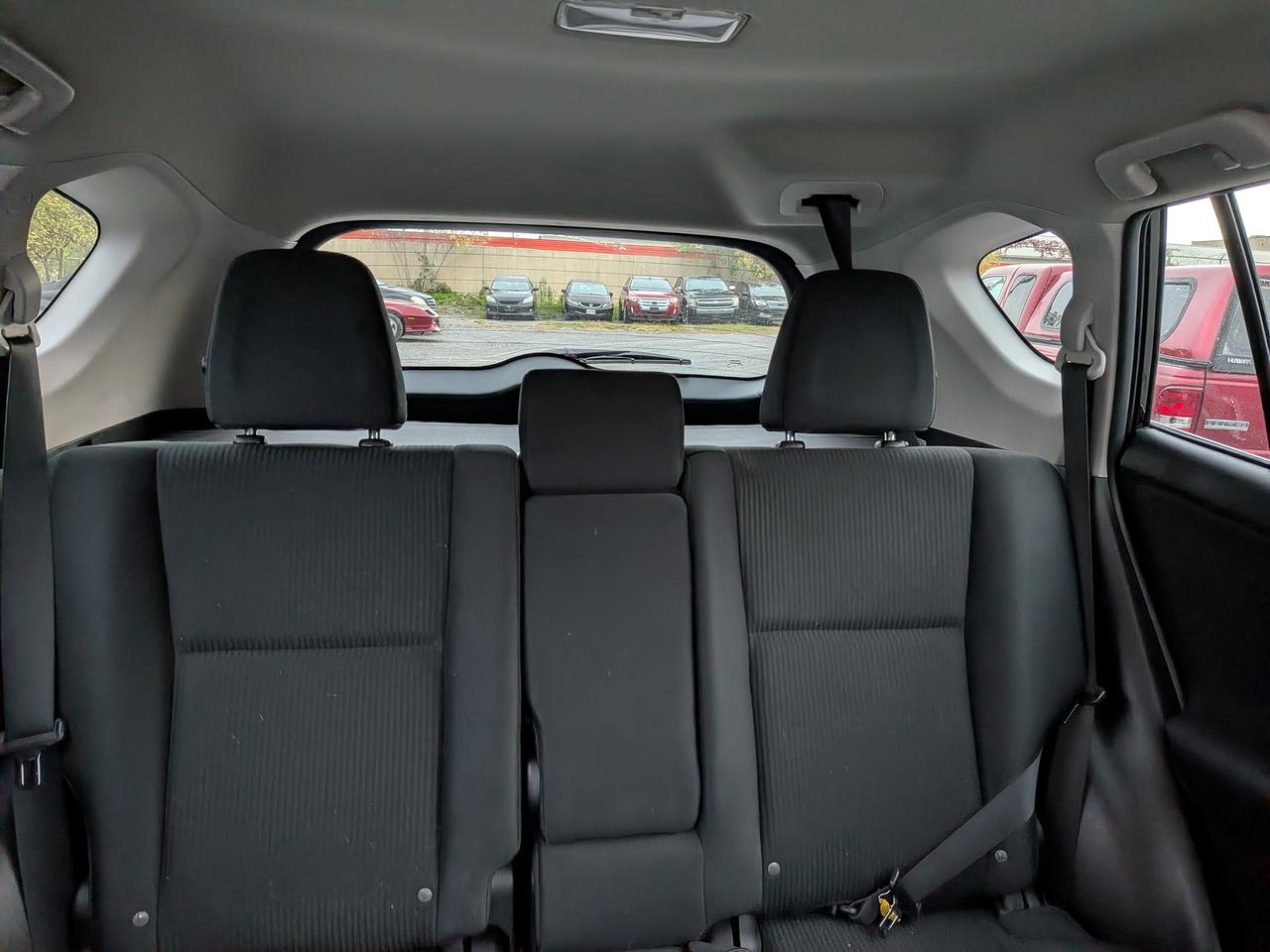 2017 Toyota RAV4 AWD 4dr LE Photo