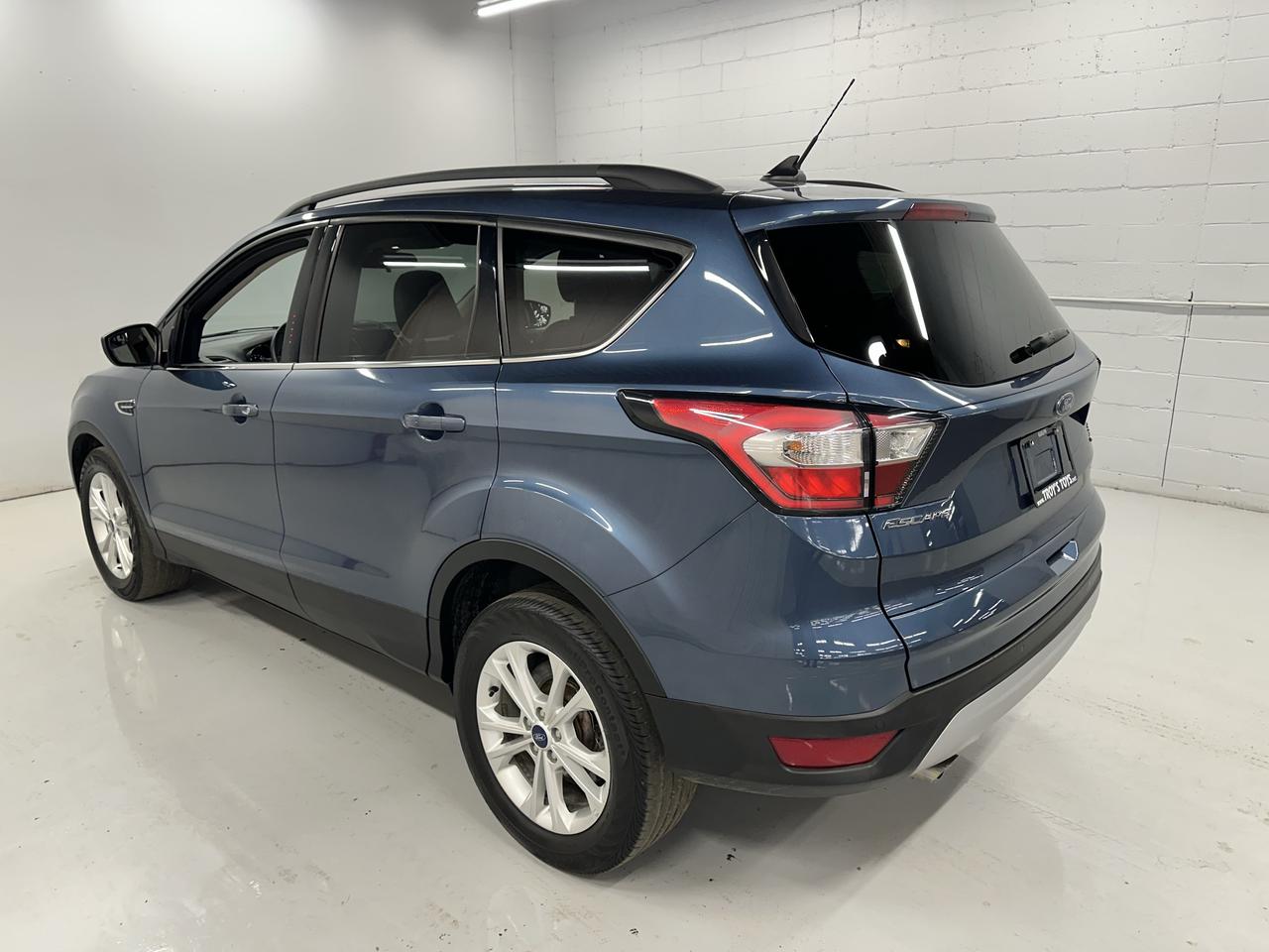 2018 Ford Escape SEL FWD Photo4