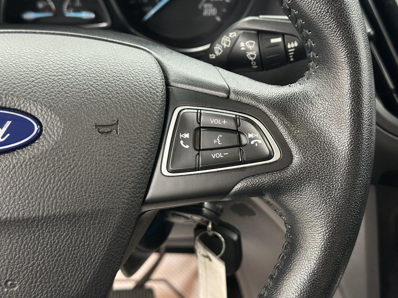 2018 Ford Escape SEL FWD Photo