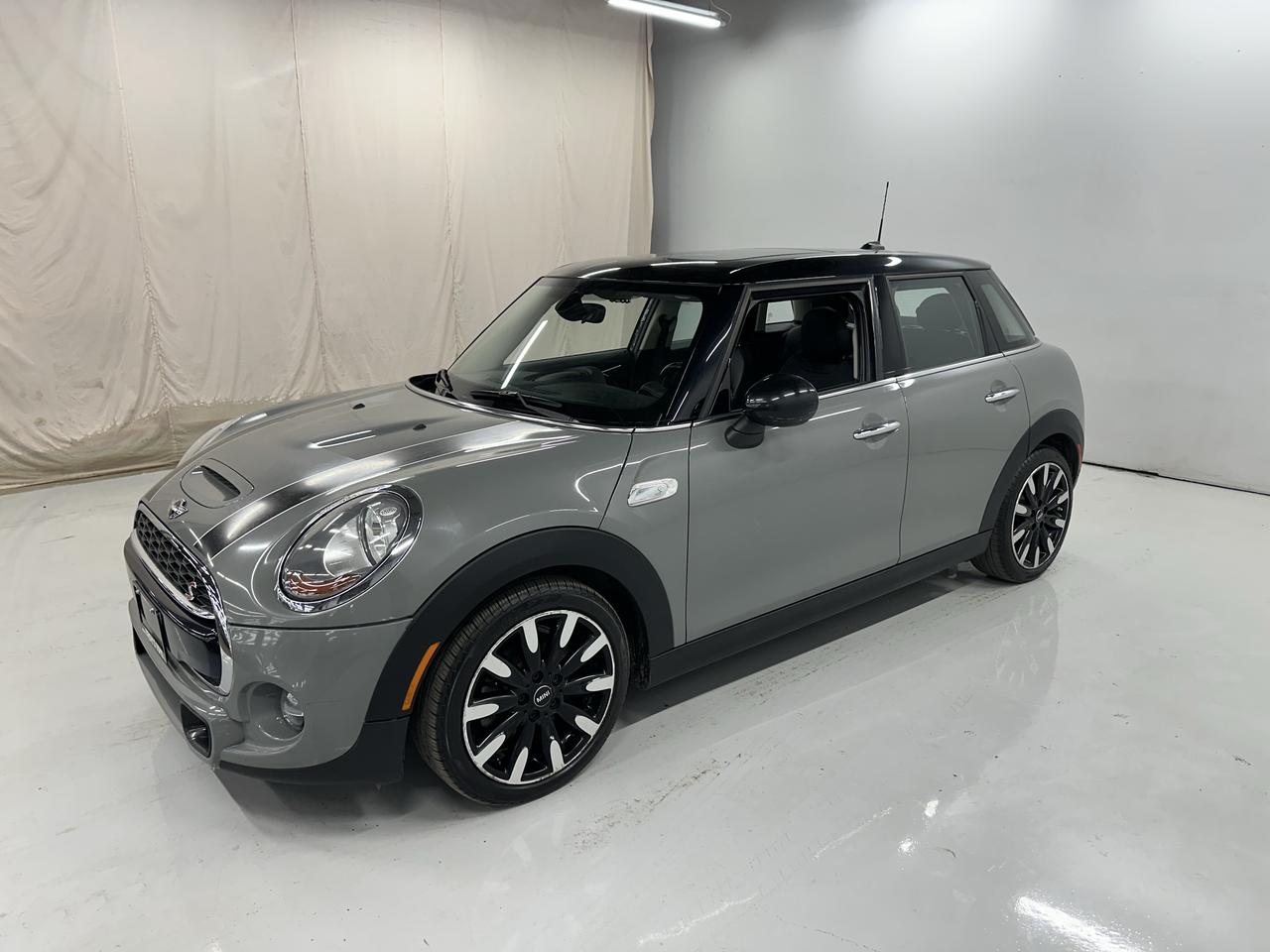 Gray 2018 MINI Cooper Hatchback Front-Wheel Drive Automatic