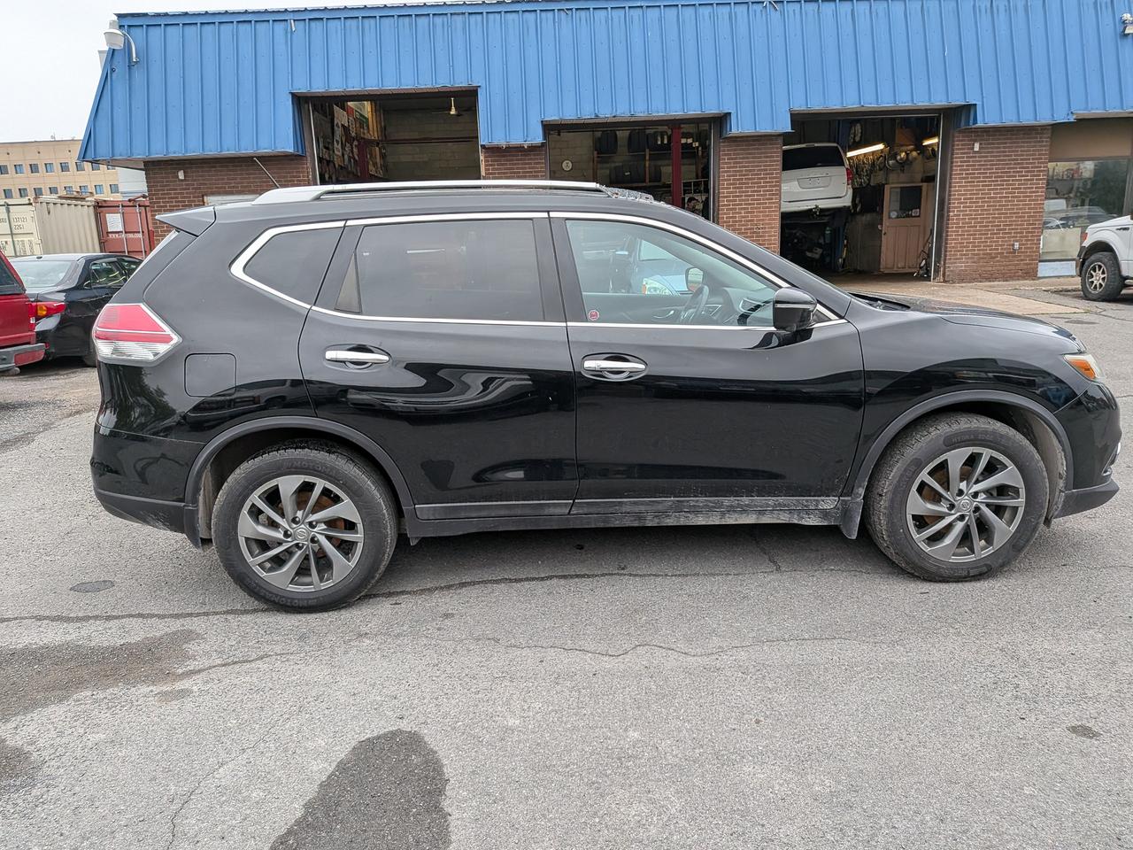 2015 Nissan Rogue SL Photo3