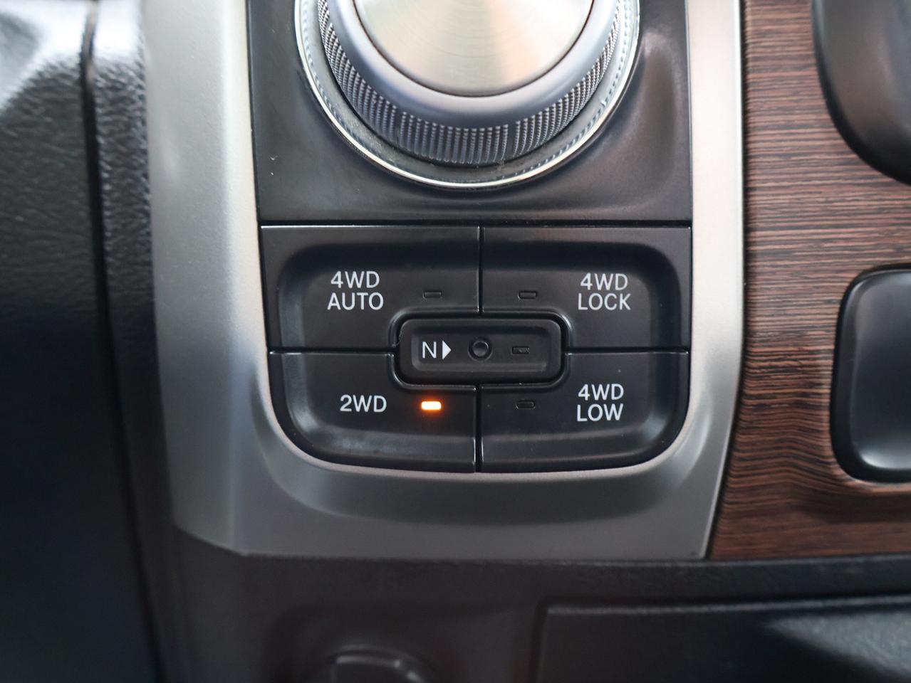 2018 RAM 1500 HIMI LARAMIE 4WD CAMERA BLUETOOTH LEATHER HEATED SEATS CRUISE ALLOYS Photo