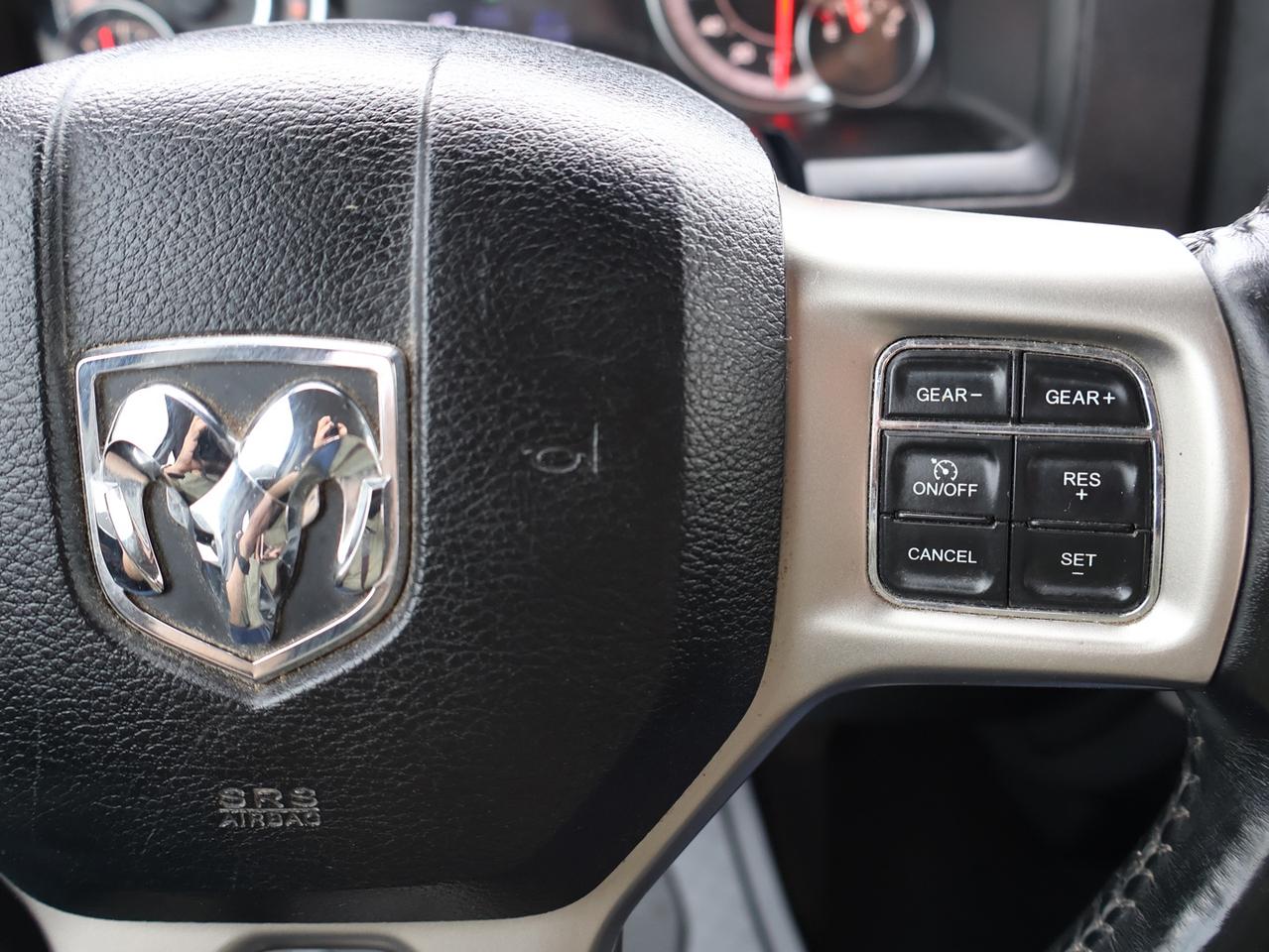 2018 RAM 1500 HIMI LARAMIE 4WD CAMERA BLUETOOTH LEATHER HEATED SEATS CRUISE ALLOYS Photo