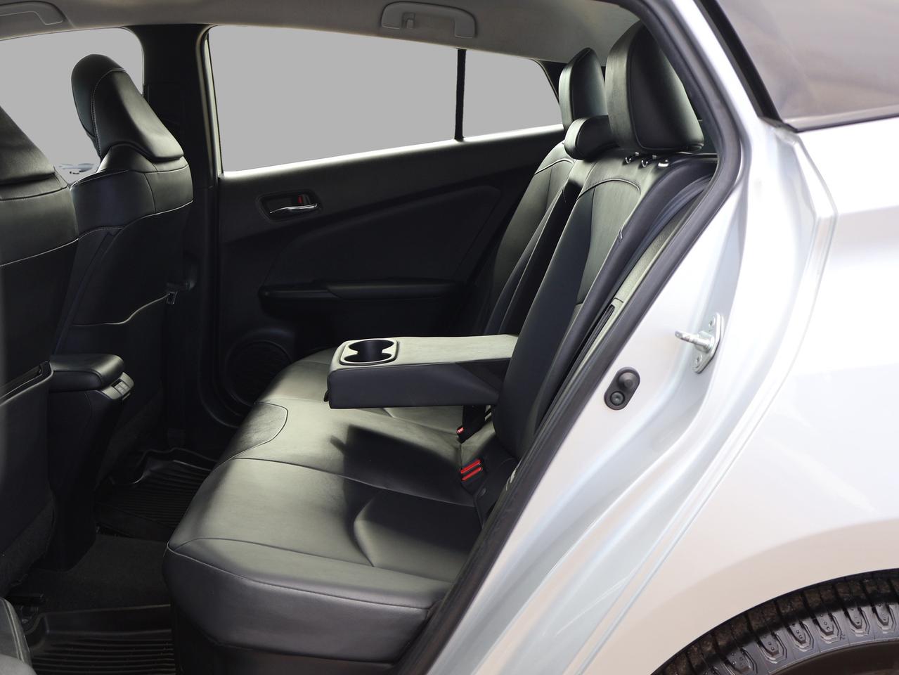 2020 Toyota Prius Prime PLUG-IN *ACCIDENT FREE*TOYOTA MAINTAIN*1 OWNER* CAMERA NAV BLUETOOTH LEATHER HEATED SEATS CRUISE ALLOYS Photo